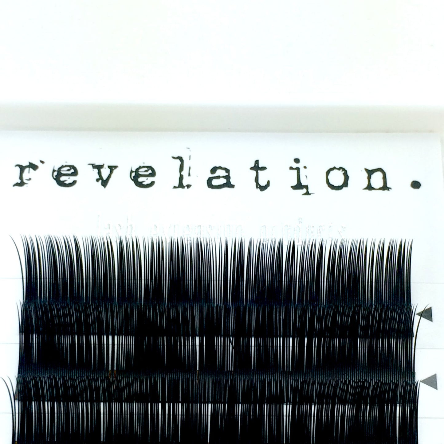 Close up image of Illusion Flat Lash Eyelash extension tray by Revelation