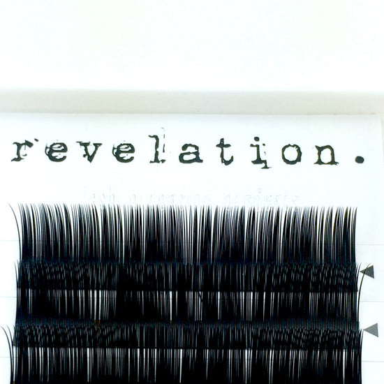 Close up image of Illusion Flat Lash Eyelash extension tray by Revelation